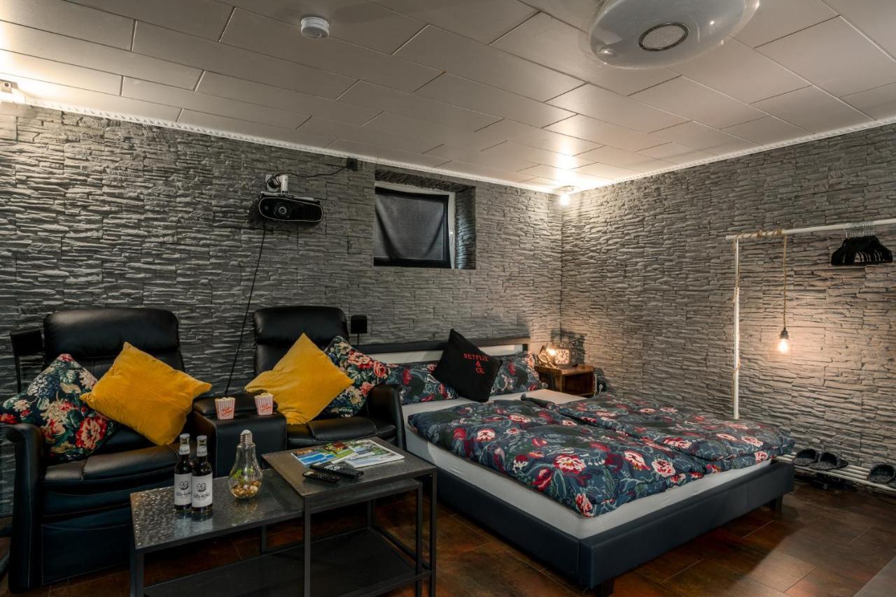 Apartment Cinema